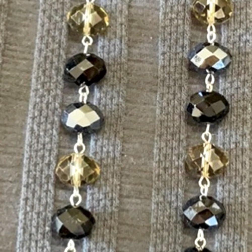 Iridescent black and light brown necklace with extender